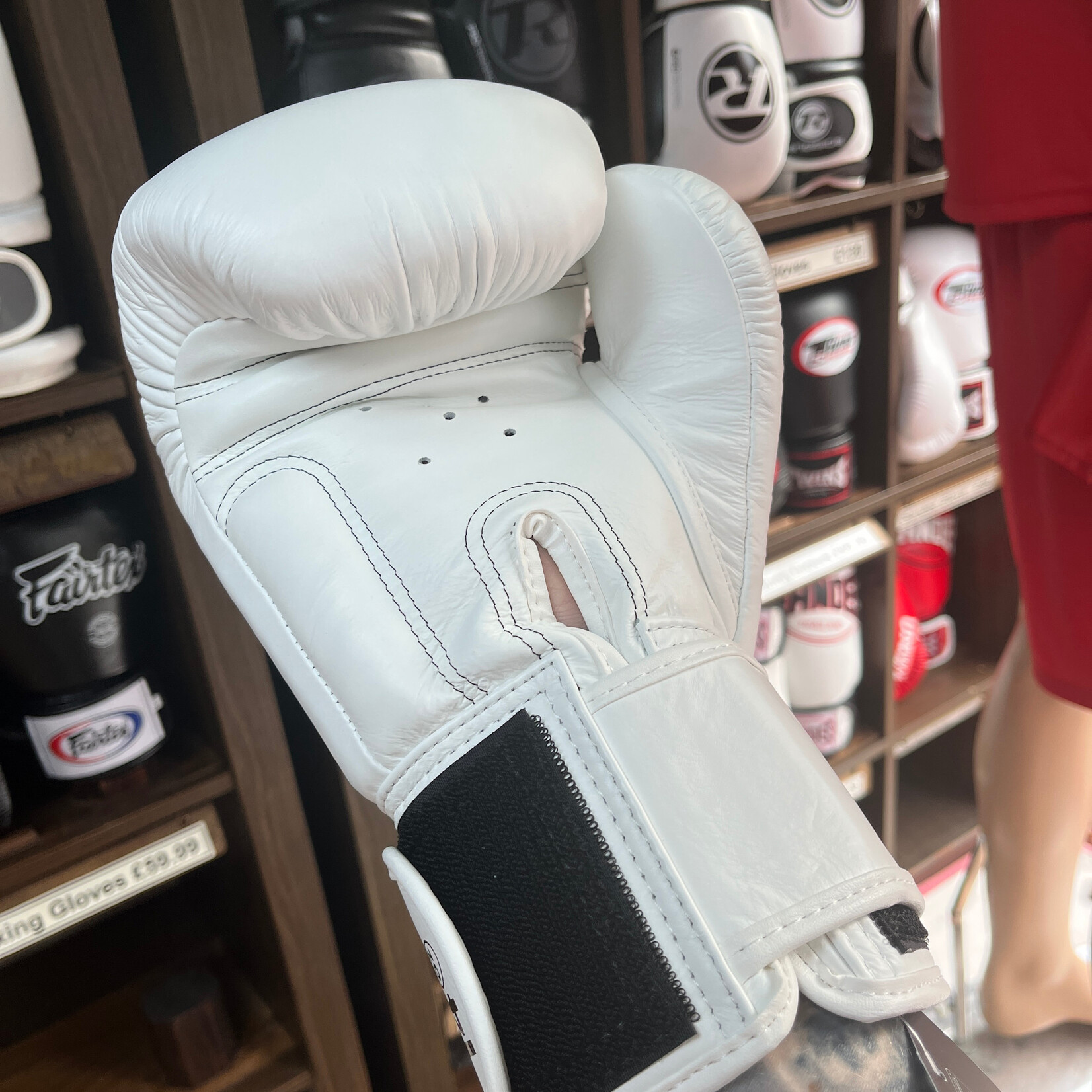 Twins Twins Boxing Gloves White BGVL4