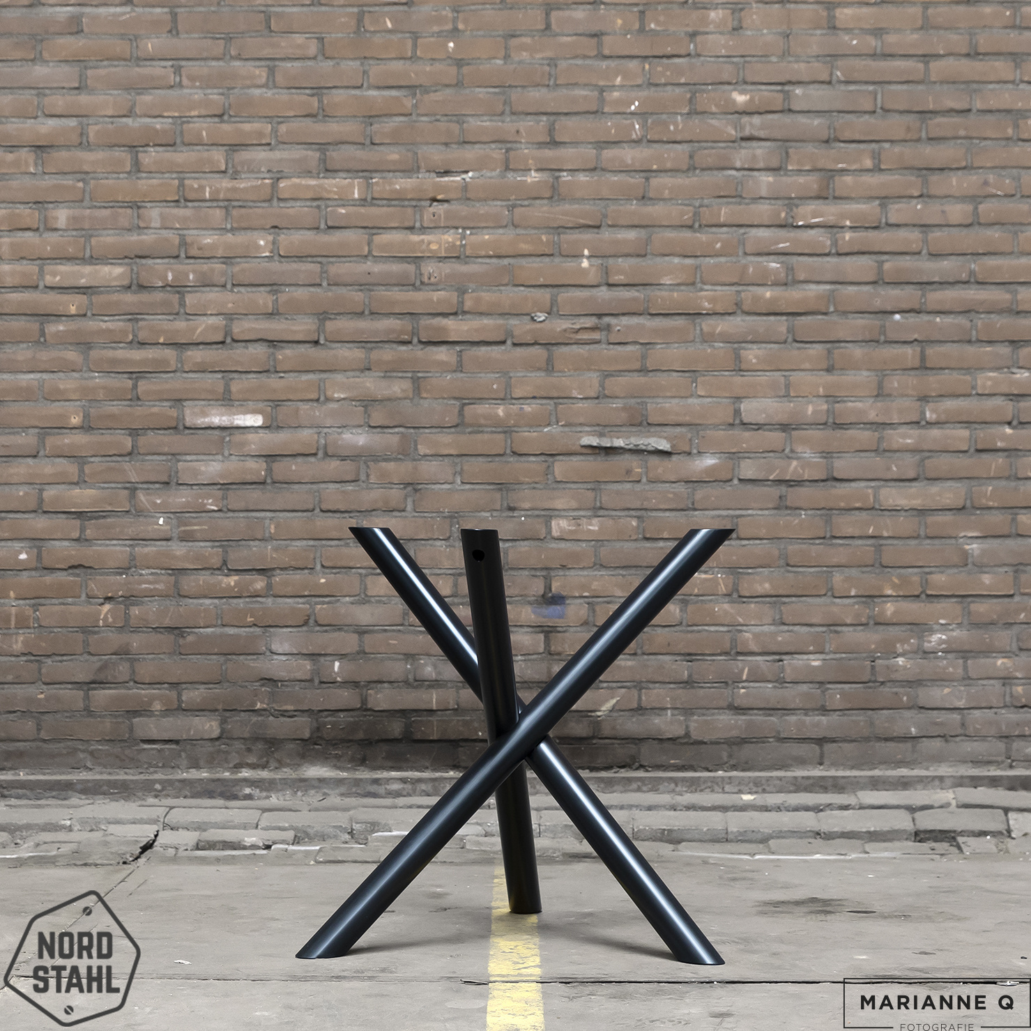 Boost mini solo ronde tafelpoot, model Mikado tafelpoot voor een ronde eettafel -  beton-tafels