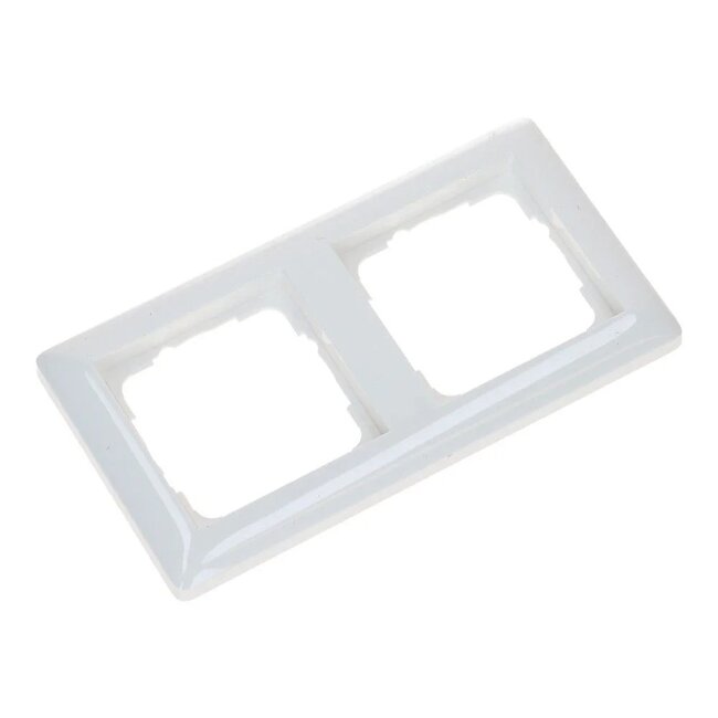 Gira E2 afdekraam 2-voudig in Standaard 55 zuiver wit glanzend – stijlvol en modern, geschikt voor Tradim inbouw muurdimmers en 2USB-stopcontacten