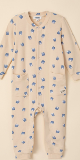 Woody Unisex Onesie, melkbrikjes print