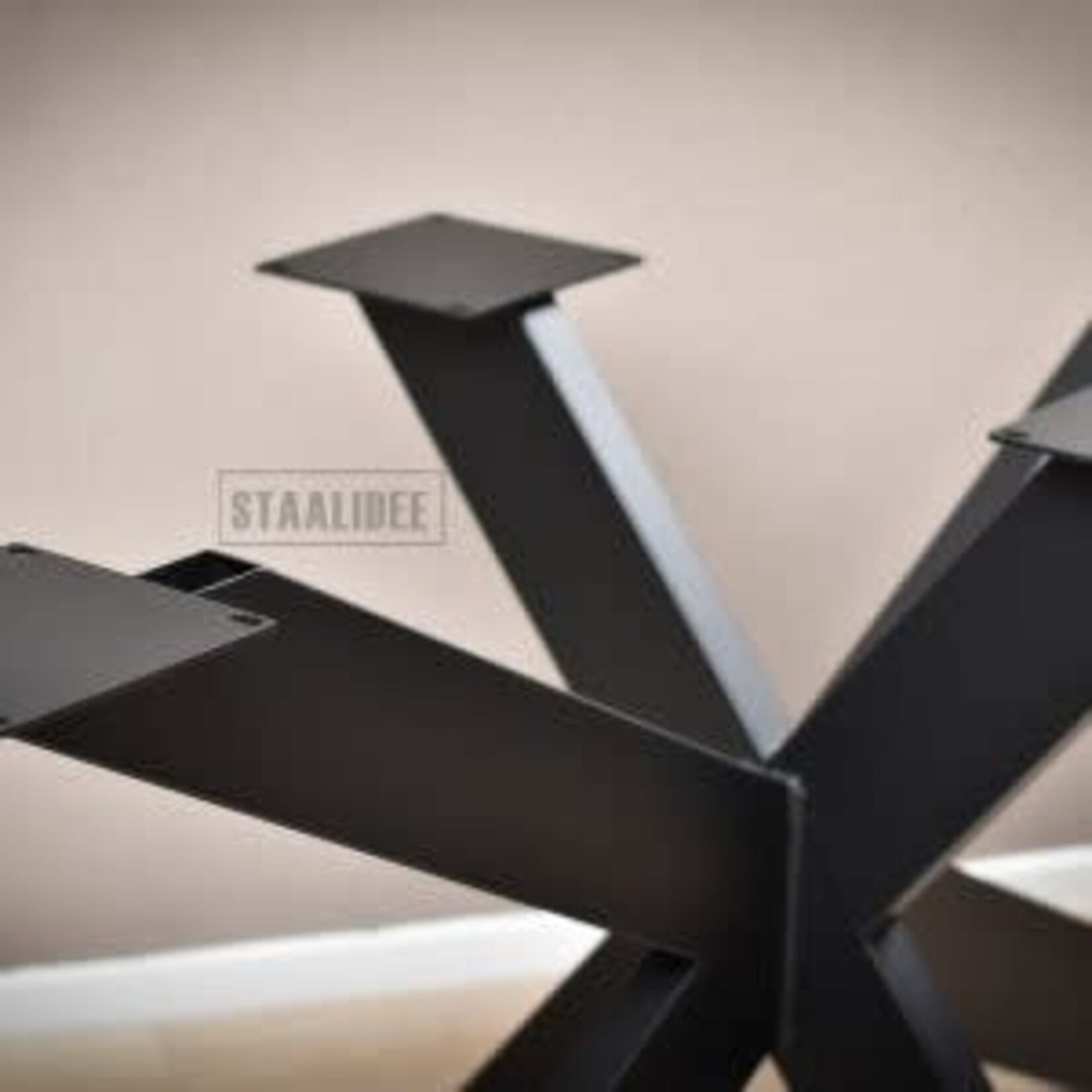 Stalen matrix tafelpoten zwart