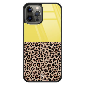 Casimoda iPhone 12 Pro Max glazen hardcase - Luipaard geel