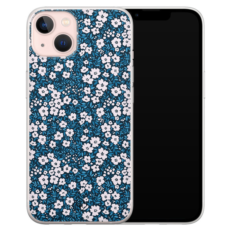 Casimoda iPhone 13 siliconen hoesje - Bloemen blauw