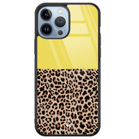 Casimoda iPhone 13 Pro Max glazen hardcase - Luipaard geel