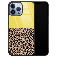 Casimoda iPhone 13 Pro Max glazen hardcase - Luipaard geel