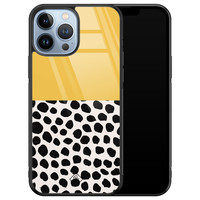 Casimoda iPhone 13 Pro Max glazen hardcase - Abstract geel