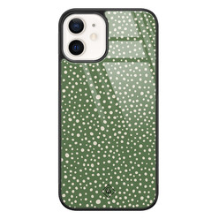 Casimoda iPhone 12 glazen hardcase - Green dots