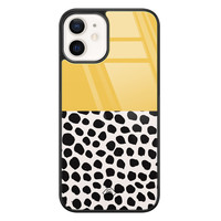 Casimoda iPhone 12 glazen hardcase - Abstract geel