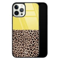 Casimoda iPhone 12 Pro glazen hardcase - Luipaard geel