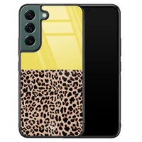 Casimoda Samsung Galaxy S22 Plus glazen hardcase - Luipaard geel