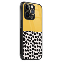 Casimoda iPhone 14 Pro Max glazen hardcase - Abstract geel
