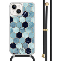 Casimoda iPhone 14 hoesje met zwart koord - Blue cubes