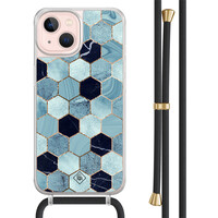 Casimoda iPhone 13 hoesje met zwart koord - Blue cubes