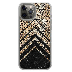 Casimoda iPhone 12 (Pro) hybride hoesje - Chevron luipaard