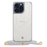 Casimoda iPhone 15 Pro Max hoesje met grijs koord - Vive la vie
