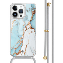Casimoda iPhone 14 Pro Max hoesje met grijs koord - Marmer lichtblauw