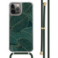 Casimoda iPhone 12 (Pro) hoesje met groen koord - Monstera leaves