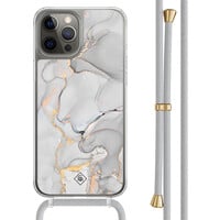 Casimoda iPhone 12 (Pro) hoesje met grijs koord - Marmer grijs