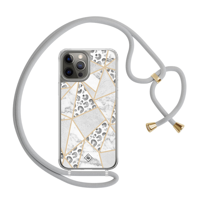 Casimoda iPhone 12 (Pro) hoesje met grijs koord - Stone & leopard