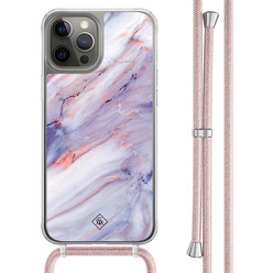 Casimoda iPhone 12 (Pro) hoesje met rosegoud koord - Marmer paars