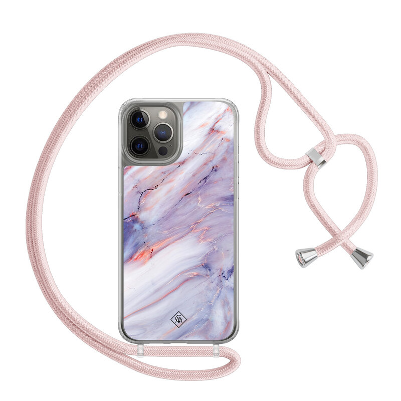 Casimoda iPhone 12 (Pro) hoesje met rosegoud koord - Marmer paars