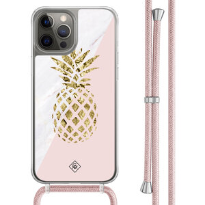 Casimoda iPhone 12 (Pro) hoesje met rosegoud koord - Ananas