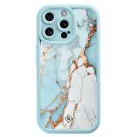 Casimoda iPhone 15 Pro Max blauwe case - Marmer lichtblauw