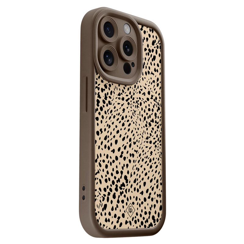 Casimoda iPhone 15 Pro bruine case - Spot on