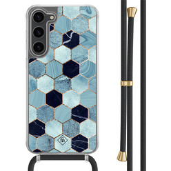 Casimoda Samsung Galaxy S23 Plus hoesje met zwart koord - Blue cubes