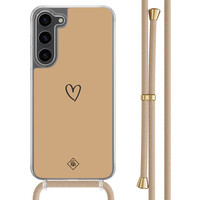 Casimoda Samsung Galaxy S23 Plus hoesje met beige koord - Hart bruin