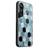 Casimoda Samsung Galaxy S24 glazen hardcase - Blue cubes