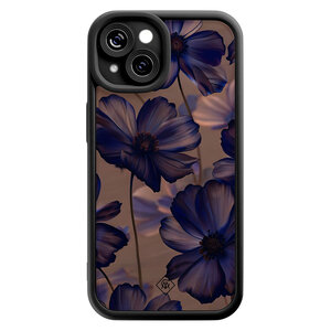 Casimoda iPhone 15 zwarte case - Twilight petals