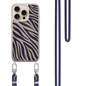 Casimoda iPhone 16 Pro Max hoesje met donkerblauw koord - Wavy twist