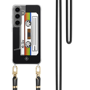 Casimoda Samsung Galaxy S24 Plus hoesje met zwart koord - Cassette mixtape