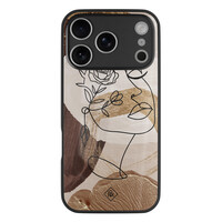 Casimoda iPhone 17 Pro glazen hardcase - Abstract gezicht bruin