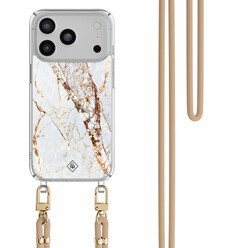 Casimoda iPhone 17 Pro hoesje met beige koord - Marmer goud