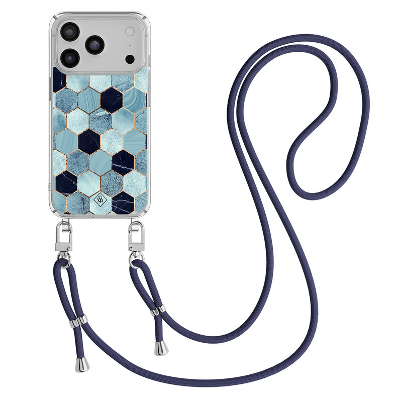 Casimoda iPhone 17 Pro hoesje met donkerblauw koord - Blue cubes