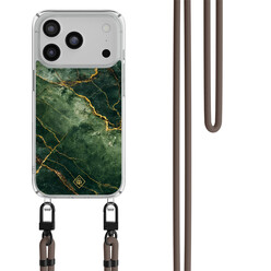 Casimoda iPhone 17 Pro hoesje met donkerbruin koord - Emerald Marble