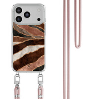 Casimoda iPhone 17 Pro hoesje met rosegoud koord - Earth Agate