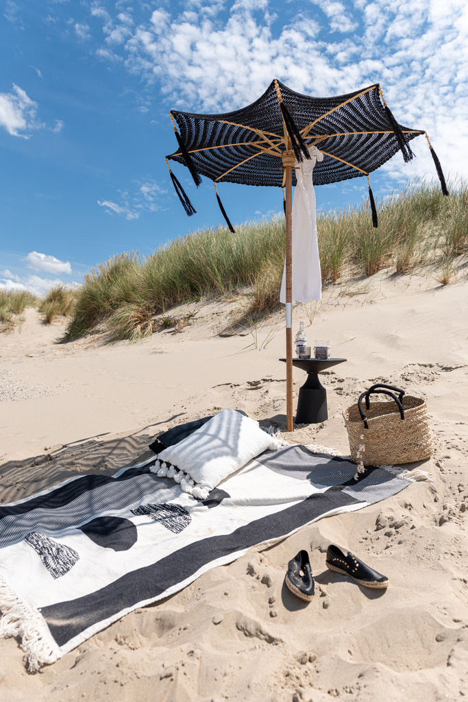 J-LINE PARASOL TASSELS COTTON/WOOD BLACK LARGE