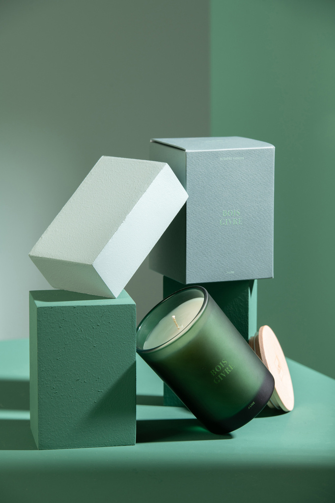 J-LINE SCENTED CANDLE ACCORDS ESSENTIELS BOIS GIVRÉ - 38 HOURS