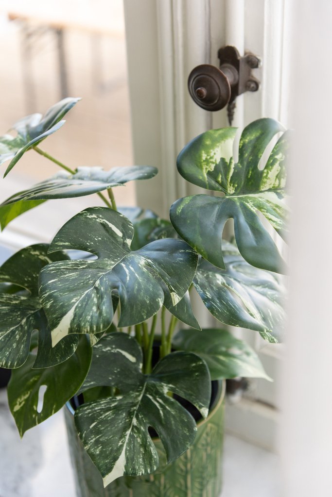J-LINE MONSTERA IN POT – KUNSTPLANT GROEN