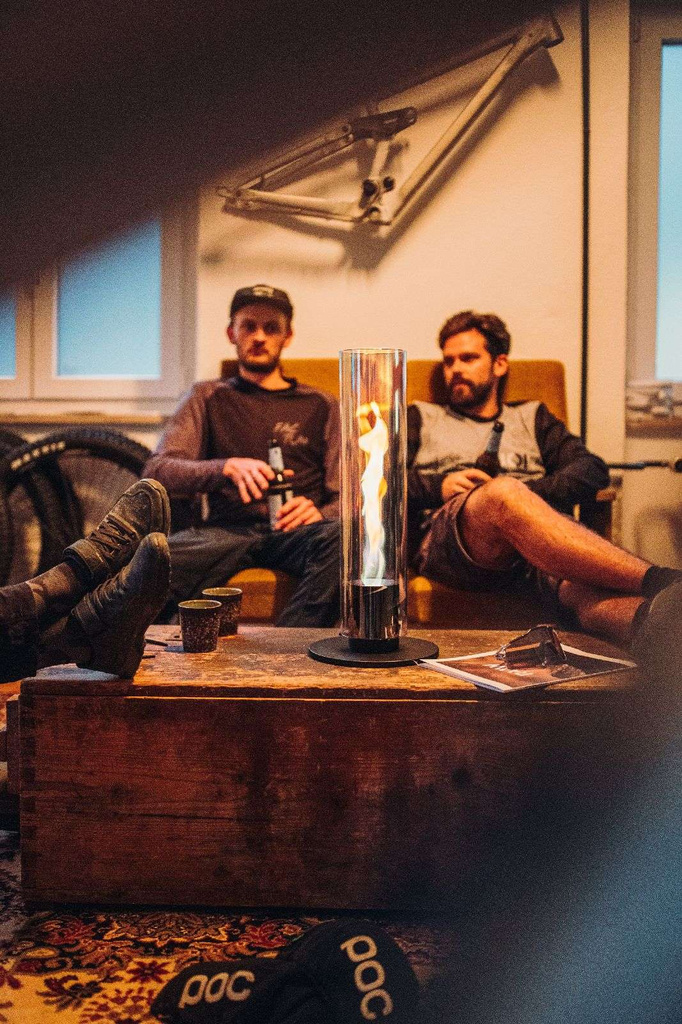 HÖFATS SPIN 120 SFEERLANTAARN – TAFELVUUR & DESIGNLAMP IN ÉÉN