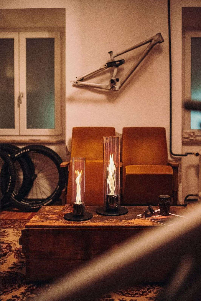 HÖFATS SPIN 120 SFEERLANTAARN – TAFELVUUR & DESIGNLAMP IN ÉÉN