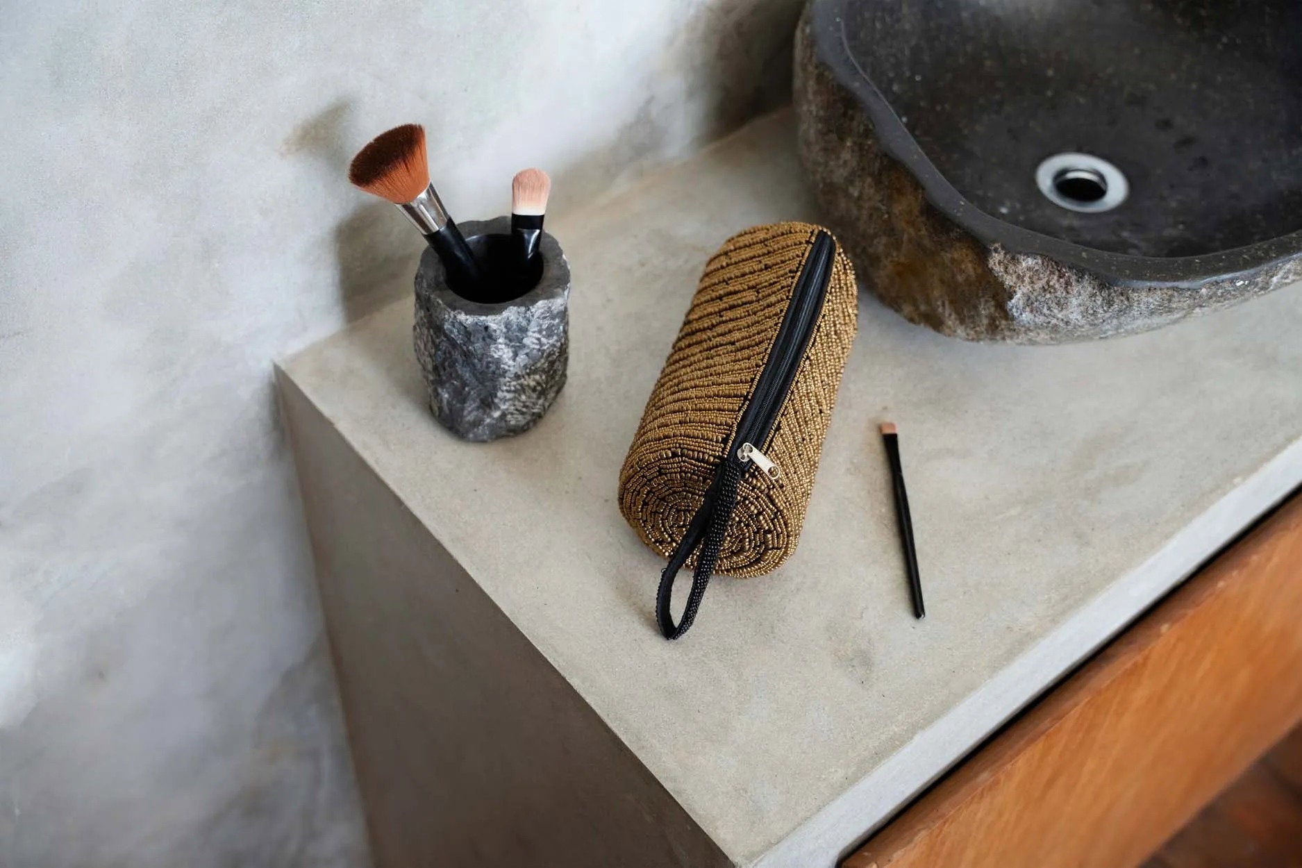 BAZAR BIZAR THE PENCIL CASE – GOUD