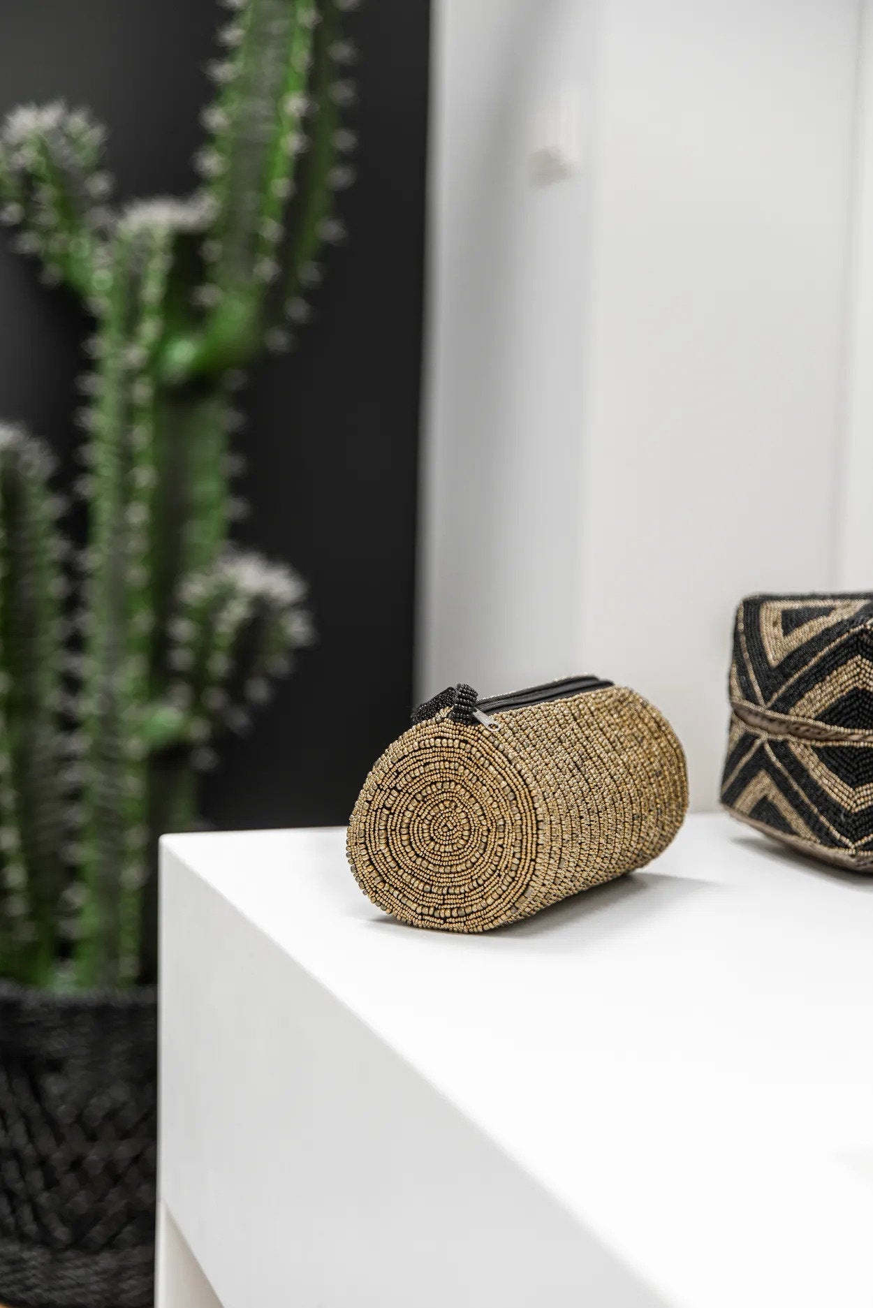 BAZAR BIZAR THE PENCIL CASE – GOUD