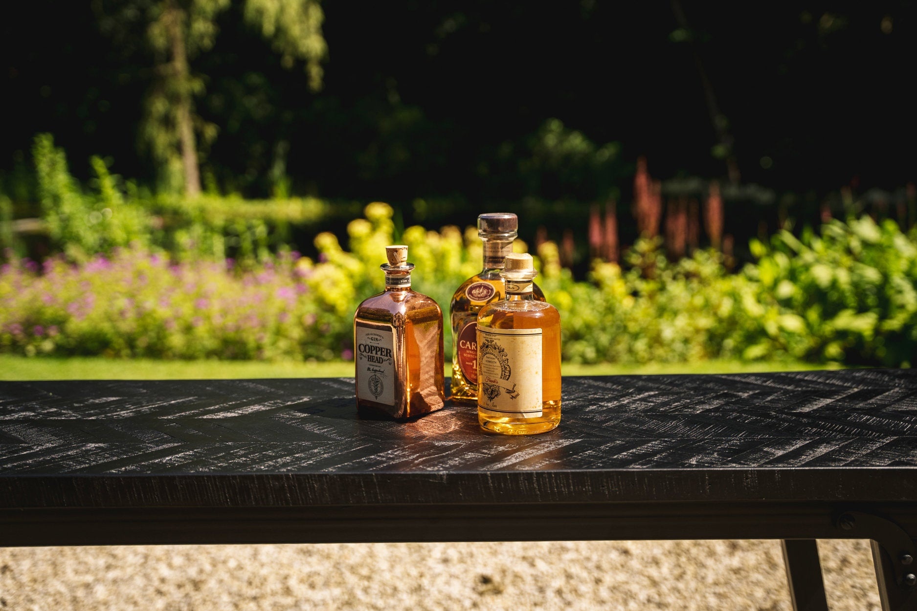 BAZAR BIZAR HERRINGBONE HIGH TABLE – ZWART – 140 CM