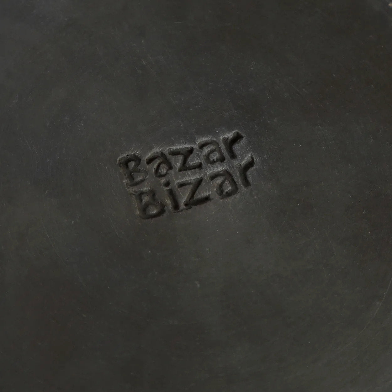 BAZAR BIZAR THE BURNED CLASSIC PLATE – ZWART – L – TERRACOTTA