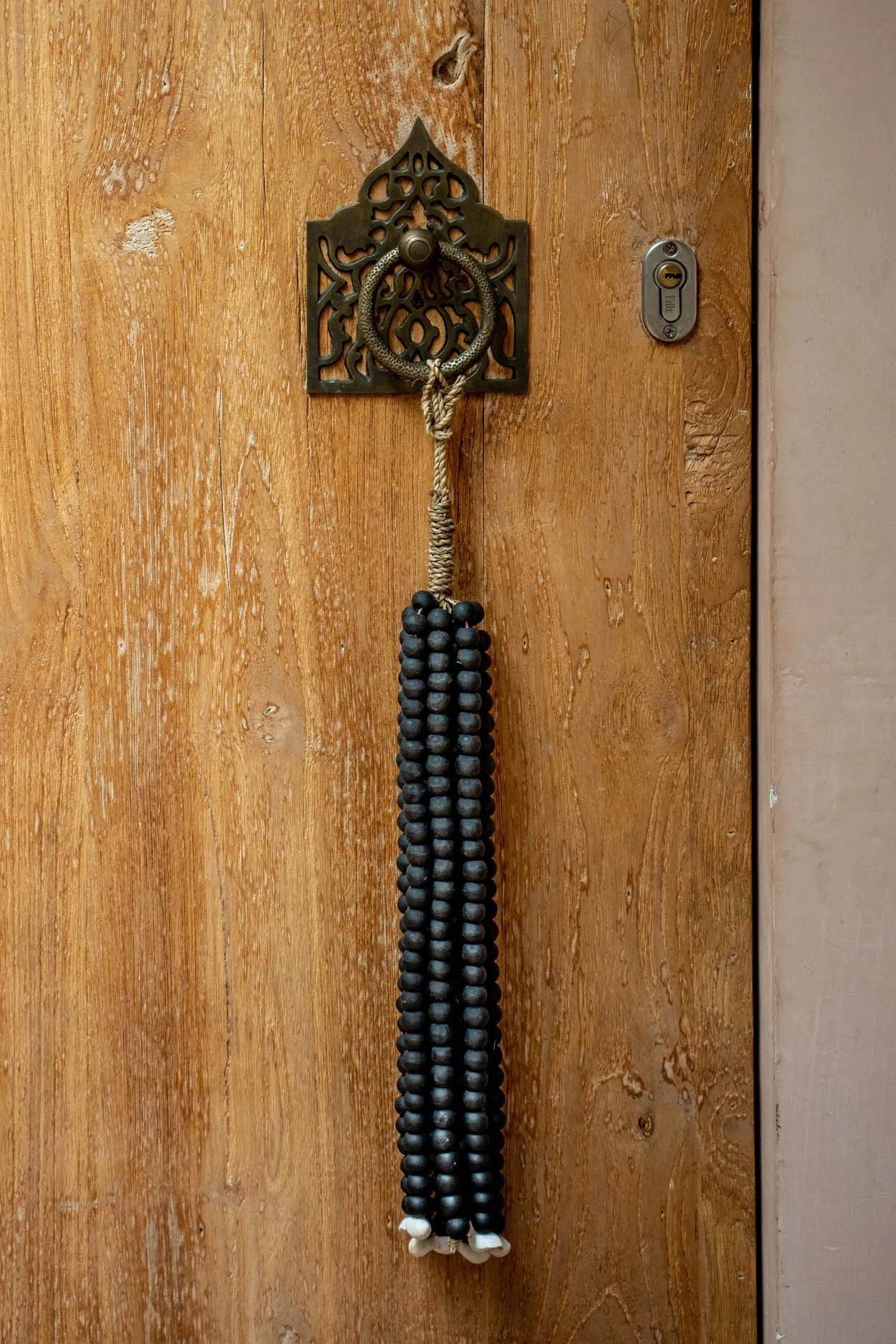 BAZAR BIZAR THE WOODEN BEADS TASSEL – ZWART