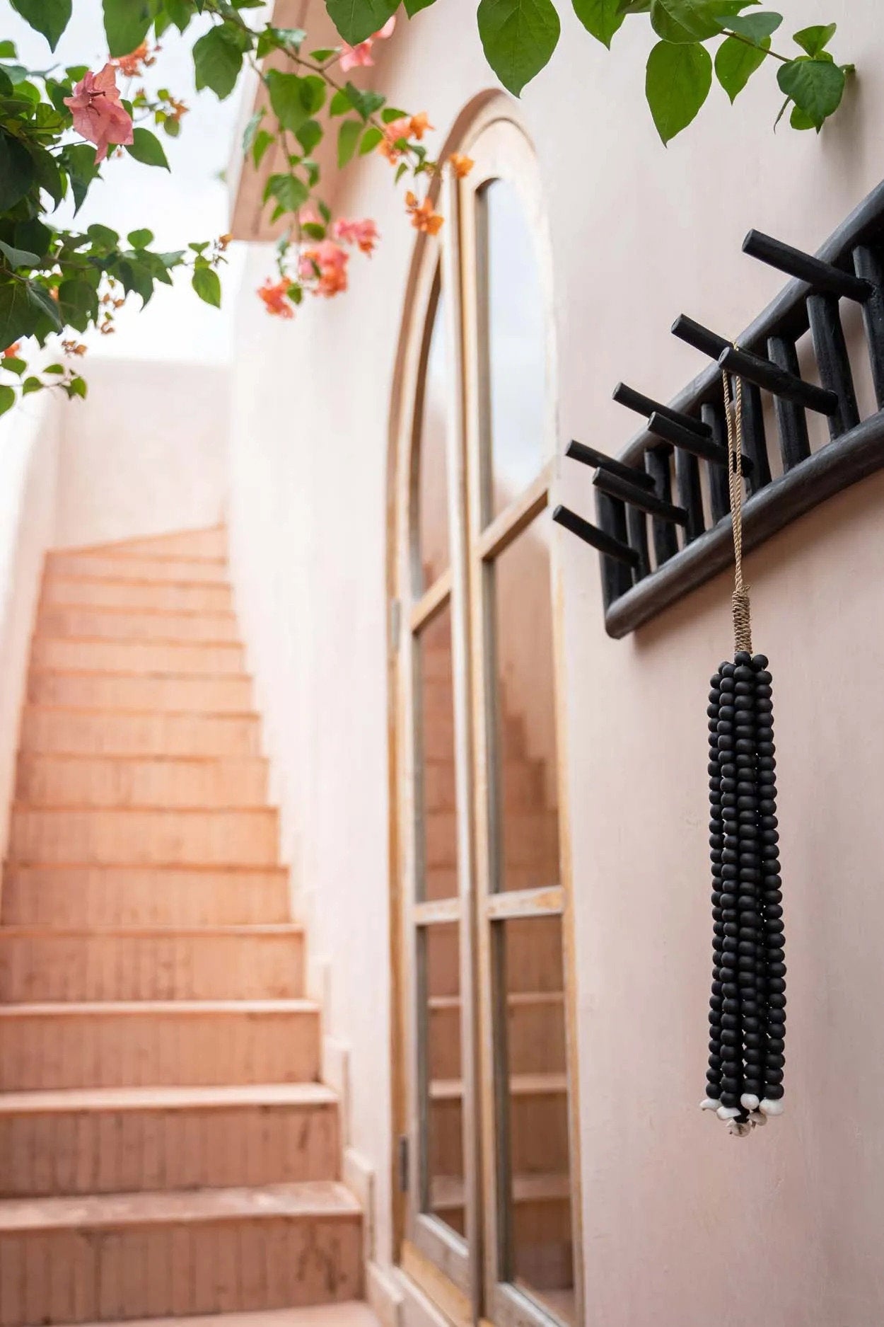 BAZAR BIZAR THE WOODEN BEADS TASSEL – ZWART